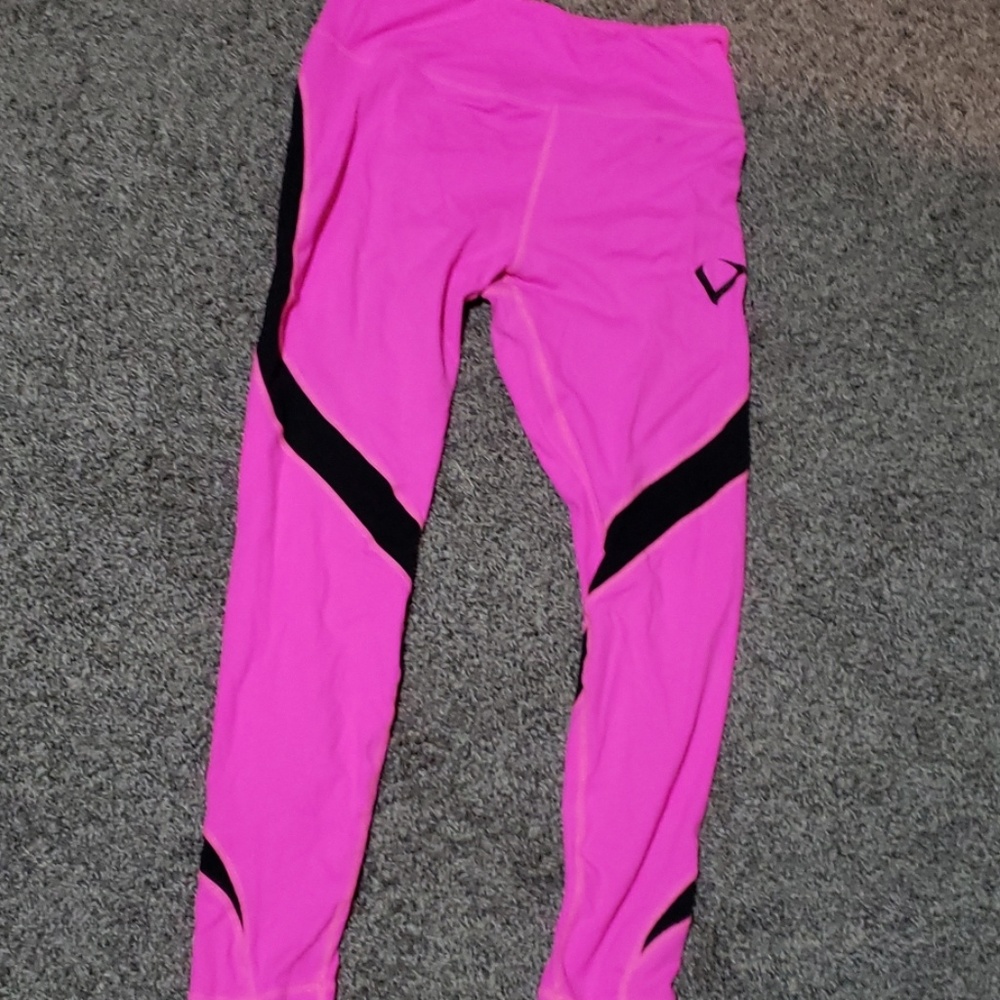 Violate the Dresscode Leggings